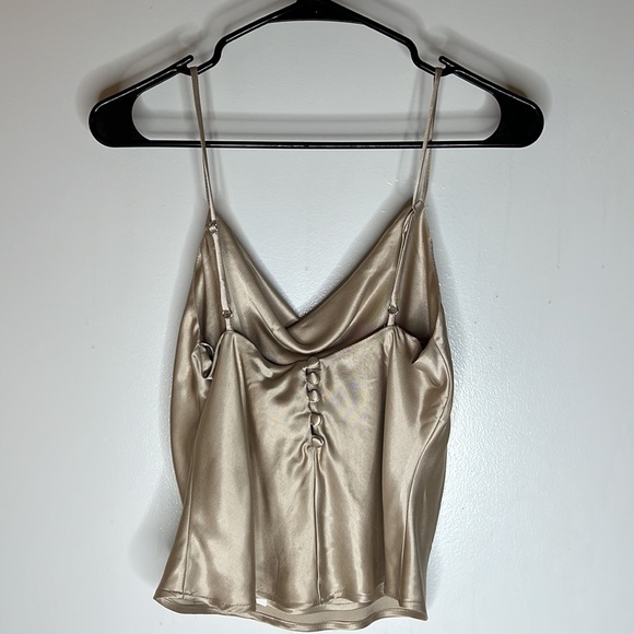 Zara spaghetti strap camisole with button detail and adjustable straps - Picture 2 of 5